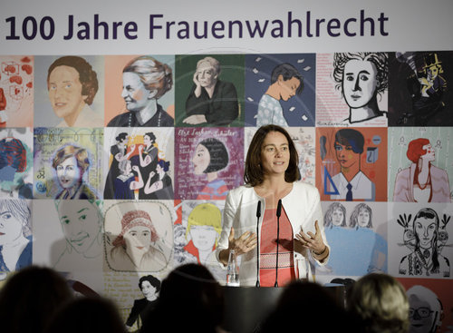 100 Frauen und 100 Jahre Frauenwahlrecht