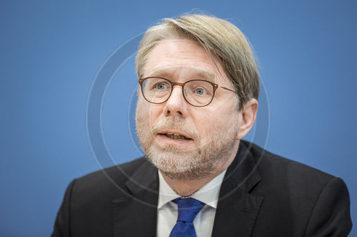 Hans-Eckhard Sommer