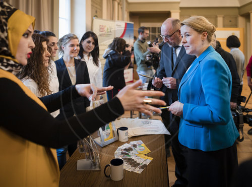 Bundesprogramm Stark im Beruf mit Familienministerin Giffey