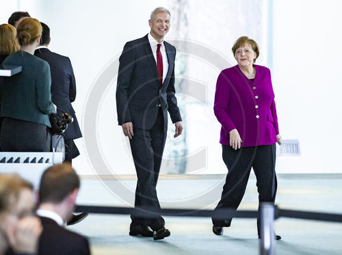 BK'in Merkel trifft Karins