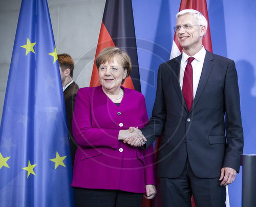 BK'in Merkel trifft Krisjanis Karins