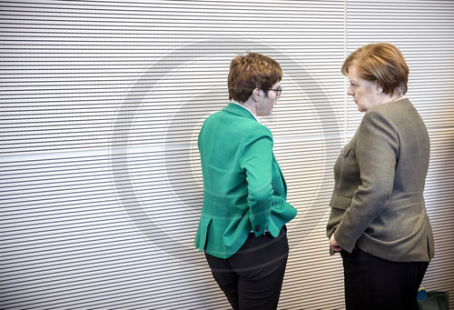 Annegret Kramp-Karrenbauer und Angela Merkel