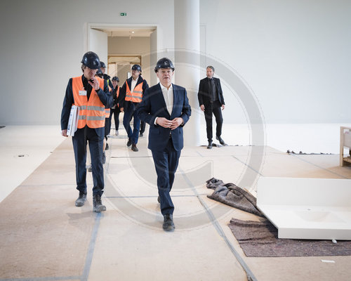 Olaf Scholz besucht Humboldt-Forum