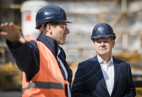 Olaf Scholz besucht Humboldt-Forum