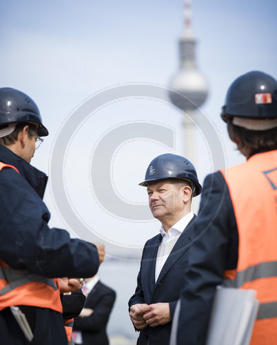 Olaf Scholz besucht Humboldt-Forum