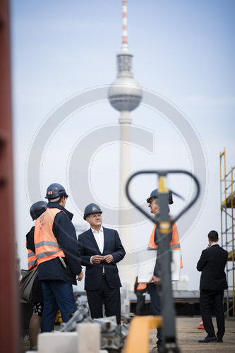 Olaf Scholz besucht Humboldt-Forum