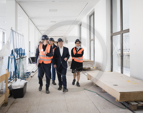 Olaf Scholz besucht Humboldt-Forum