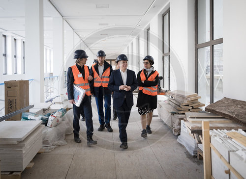 Olaf Scholz besucht Humboldt-Forum