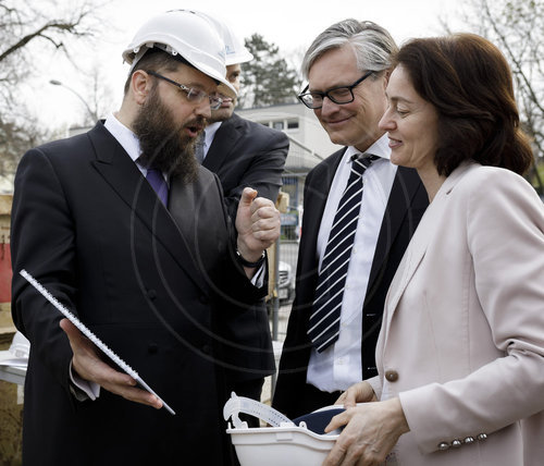 BM Barley besucht Baustelle des Pears Juedischen Campus