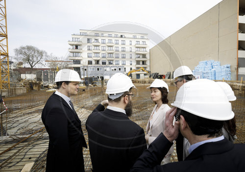 BM Barley besucht Baustelle des Pears Juedischen Campus