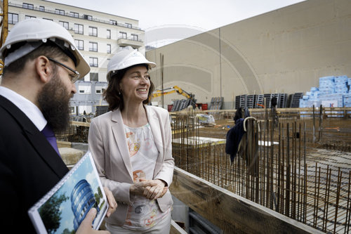 BM Barley besucht Baustelle des Pears Juedischen Campus