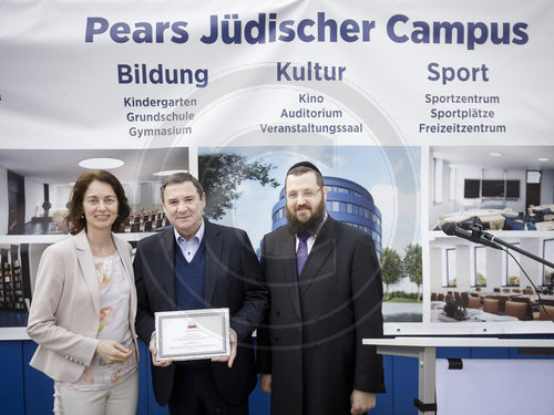 BM Barley besucht Baustelle des Pears Juedischen Campus