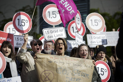 Klimaschutz Jetzt demonstration vor Bundeskanzleramt