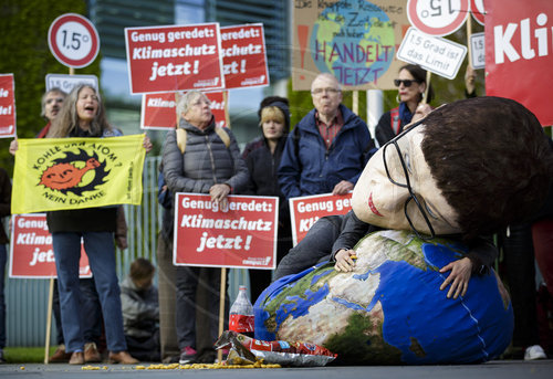Klimaschutz Jetzt demonstration vor Bundeskanzleramt
