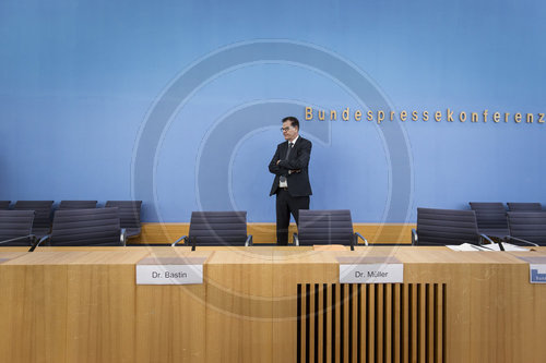 Gerd Mueller bei Vorstellung der Waldstudie