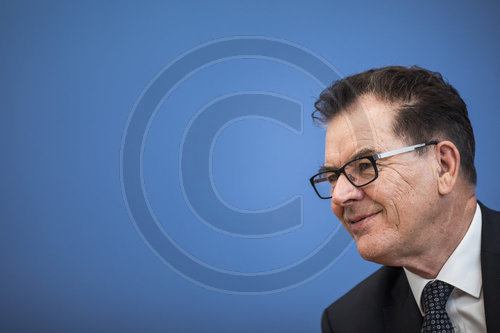 Gerd Mueller bei Vorstellung der Waldstudie