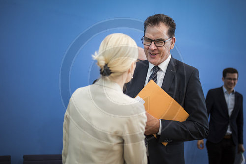 Gerd Mueller bei Vorstellung der Waldstudie