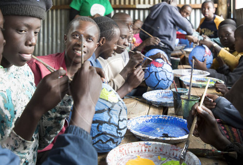 Kunsterziehung fuer Strassenkinder in Kenia