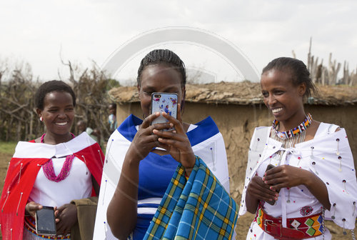 Frauen in der Maasai Mara