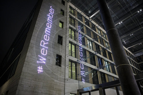 WeRemember Schriftzug am Auswaertigen Amt