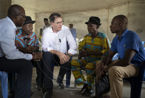 Bundesentwicklungsminister Gerd Mueller, CSU, in Nigeria