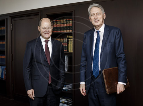 BM Scholz trifft Philip Hammond