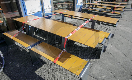 Abgesperrte Tische in einem Restaurant
