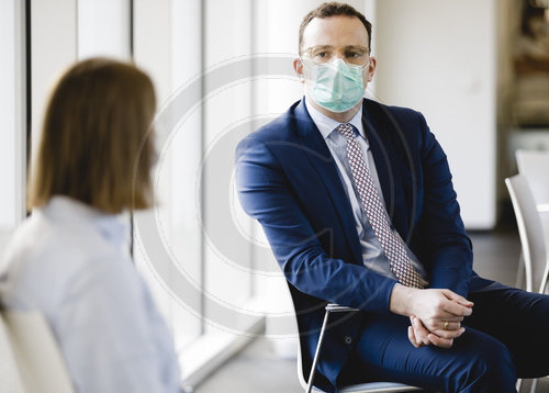 BM Spahn besucht Uniklinik Duesseldorf