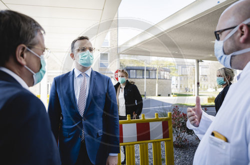 BM Spahn besucht Uniklinik Duesseldorf