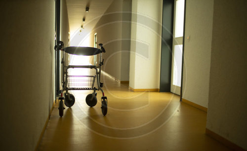 Rollator im Treppenhaus