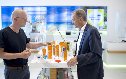 Personal consultation in a modern pharmacy