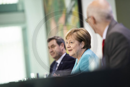 Pressekonferenz nach Treffen der Laenderchefs