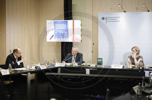 BM Kloeckner bei Uebergabe des Schlussberichtes der Historikerkommission