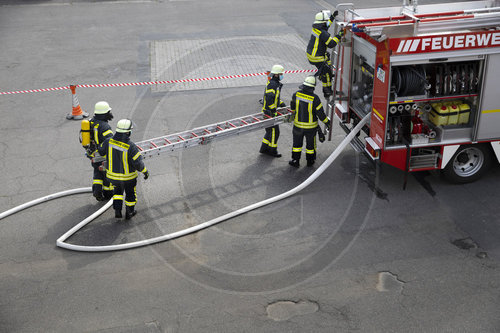 Feuerwehr beim Training eines Einsatzes