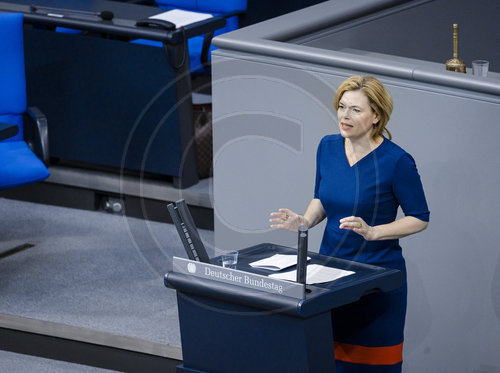 BM Kloeckner spricht im Bundestag