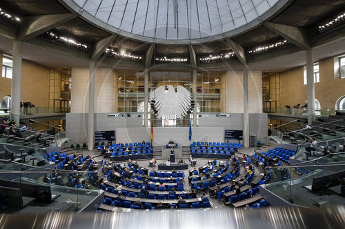 BM Kloeckner spricht im Bundestag