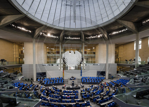 BM Kloeckner spricht im Bundestag