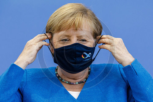 Angela Merkel mit Maske