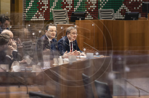 Spahn besucht Landtag Duesseldorf