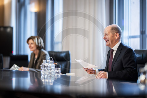 Olaf Scholz besucht BASF und Biontech