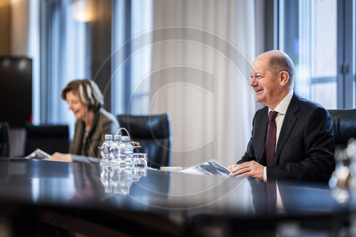 Olaf Scholz besucht BASF und Biontech