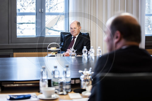 Olaf Scholz besucht BASF und Biontech