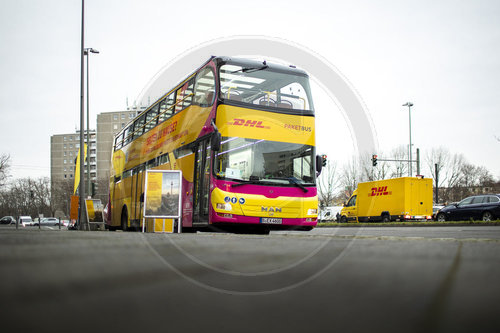 Mobiler DHL Paketbus