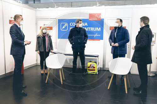 Spahn besucht Impfzentrum in Nuernberg