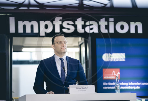 Spahn besucht Impfzentrum in Nuernberg