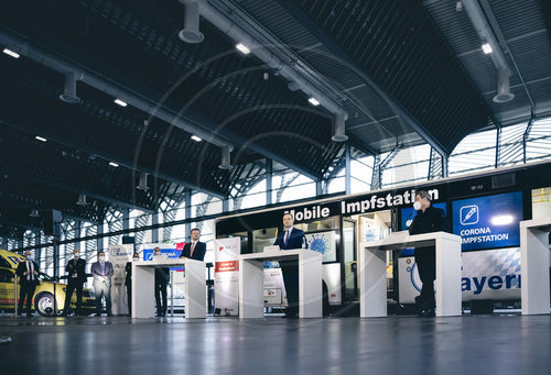 Spahn besucht Impfzentrum in Nuernberg