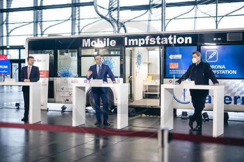 Spahn besucht Impfzentrum in Nuernberg