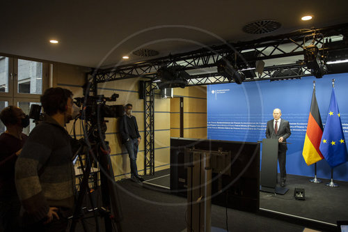 BM Scholz Doorstep zum ECOFIN-Treffen