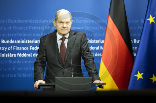 BM Scholz Doorstep zum ECOFIN-Treffen