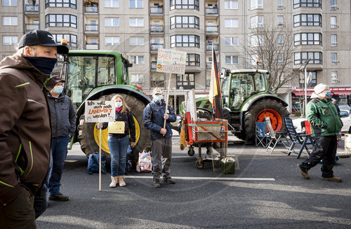 Bauern Demonstrieren vor dem BMEL